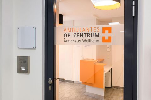 OPZ Weilheim Eingangsbereich OP-Zentrum OPZ Weilheim Ambulante OP Operation Arthroskopie